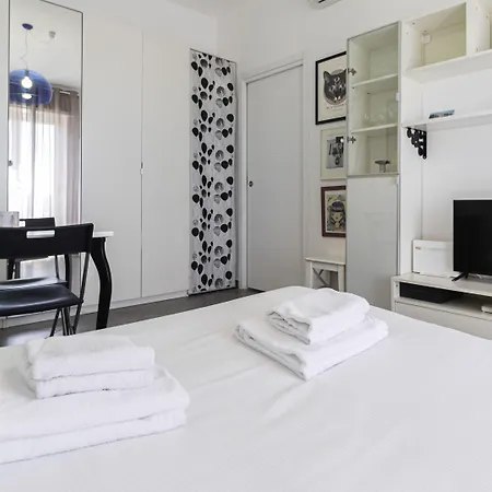 Italianway Comfort - Voghera 11 B Апартаменты *